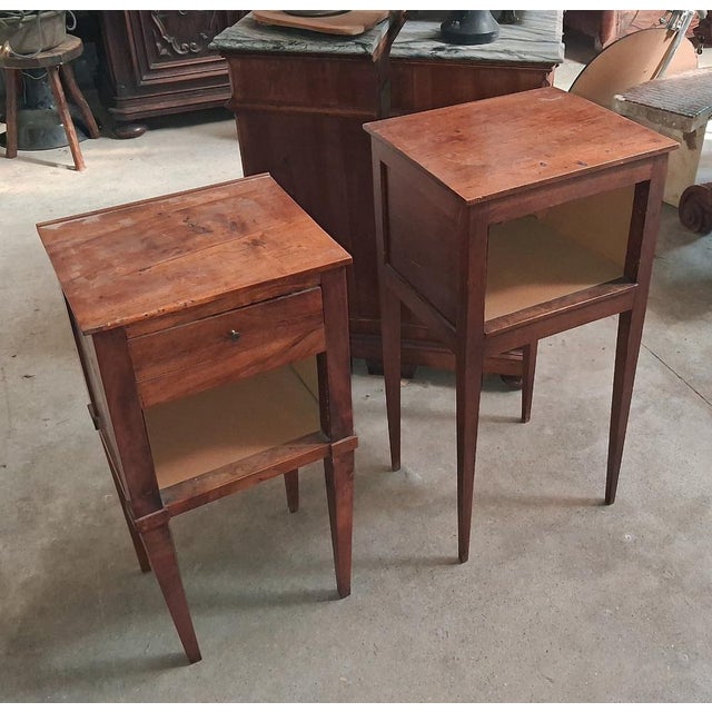 Louis XVI Bedside Tables in Walnut, France, Late 18th Century, Set of 2 For Sale - Image 5 of 8
