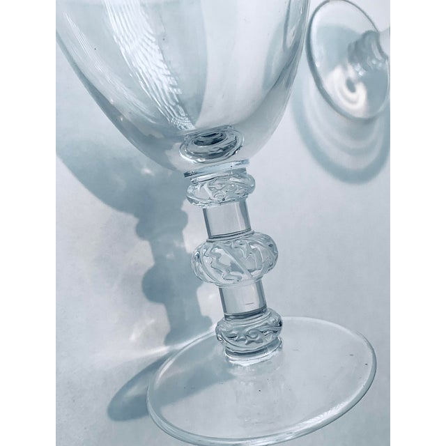 Mid-Century Modern Signed 1950’s Vintage Lalique ‘Saint Hubert’ Crystal ‘Bourgogine’ Wine Goblet With 3 Frosted Leaf Decorations on the Stem, Art Deco Style- Set of 3 For Sale - Image 3 of 11