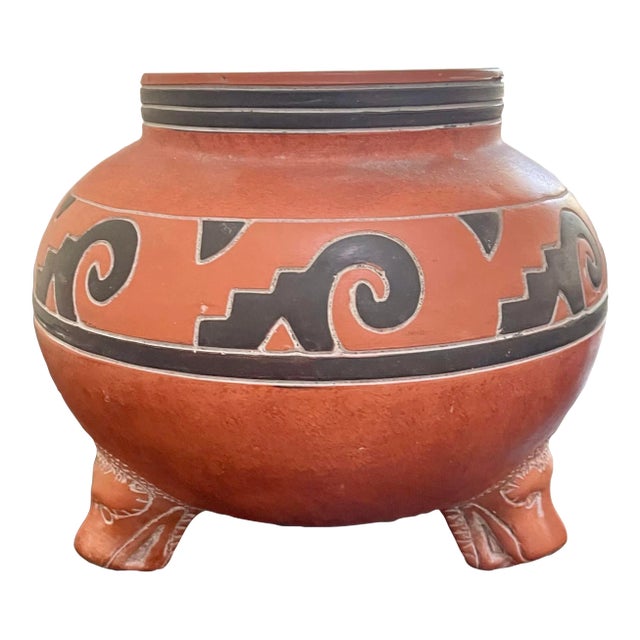 Vintage Leopoldo De Mexico Aztec Red Clay Pottery Pot or Vase For Sale