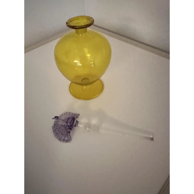 English Venetian Glass Perfume Bottle With Peacock Top For Sale - Image 3 of 3