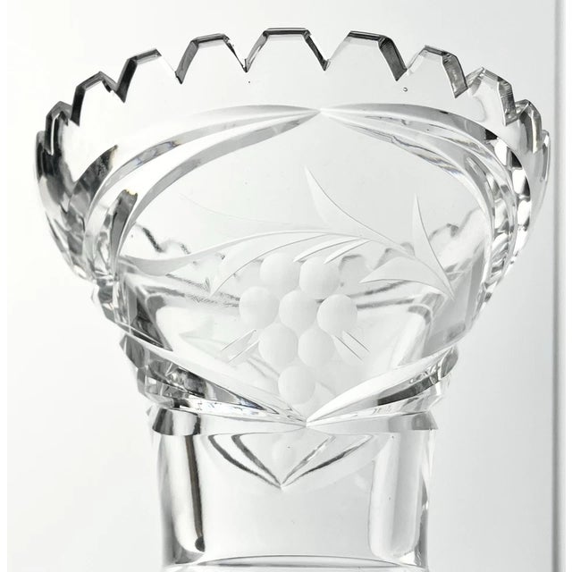 1940s 1940s Vintage Tri-Footed Cut & Etched Saw Tooth Floral Motif Crystal Vase For Sale - Image 5 of 7
