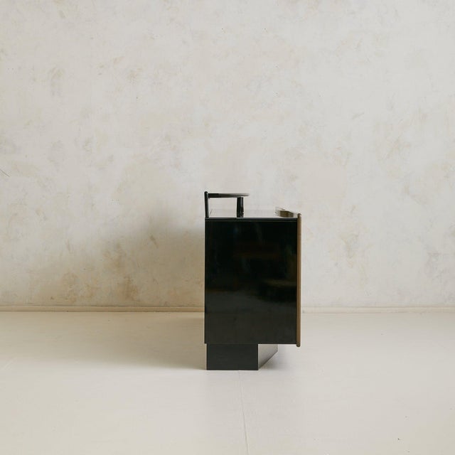 1980s Vintage Italian Postmodern Enfilade Credenza in Black Lacquer + Birdseye Maple For Sale - Image 5 of 10