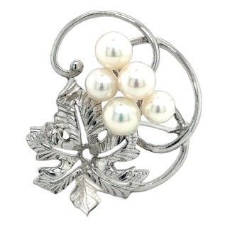 1990s Mikimoto Authentic Estate Akoya Pearl Brooch Pin Sterling Silver For Sale