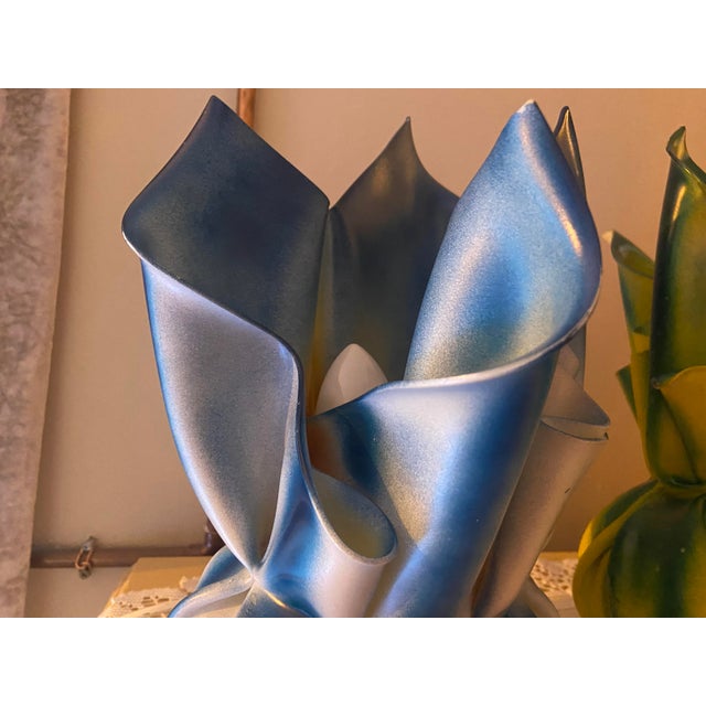 Postmodern Vintage French Sculptural Ceramic Table Lamps & Matching Vase – Set of Three For Sale - Image 3 of 13
