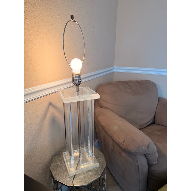 Vintage Mid-Century Modern Monumental "Four-Column" Lucite Table Lamp For Sale - Image 11 of 12
