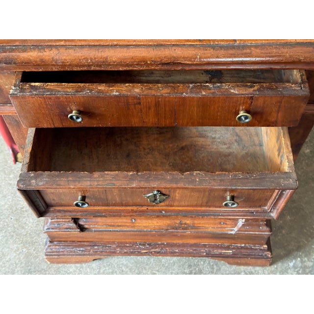 18th Century Italian Walnut Commode With Four Drawers For Sale - Image 6 of 13