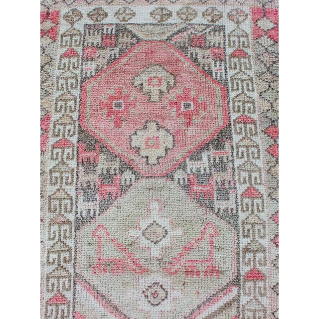 Vintage Turkish Oushak Runner With Geometric Design in Charcoal, Pink, and Cream For Sale - Image 10 of 13