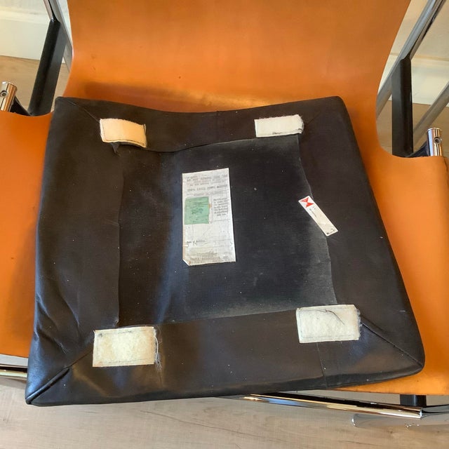 Pair of Vintage Charles Pollock 657 Armchairs for Knoll – Original Leather & Chrome For Sale In Las Vegas - Image 6 of 12