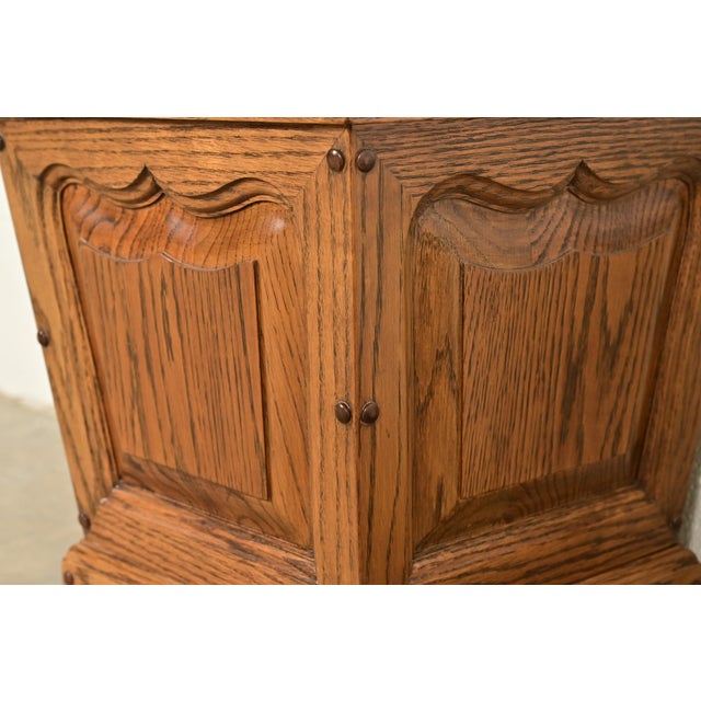 Brown Romweber Viking Oak Planter or Waste Paper Basket, Circa 1960s For Sale - Image 8 of 11