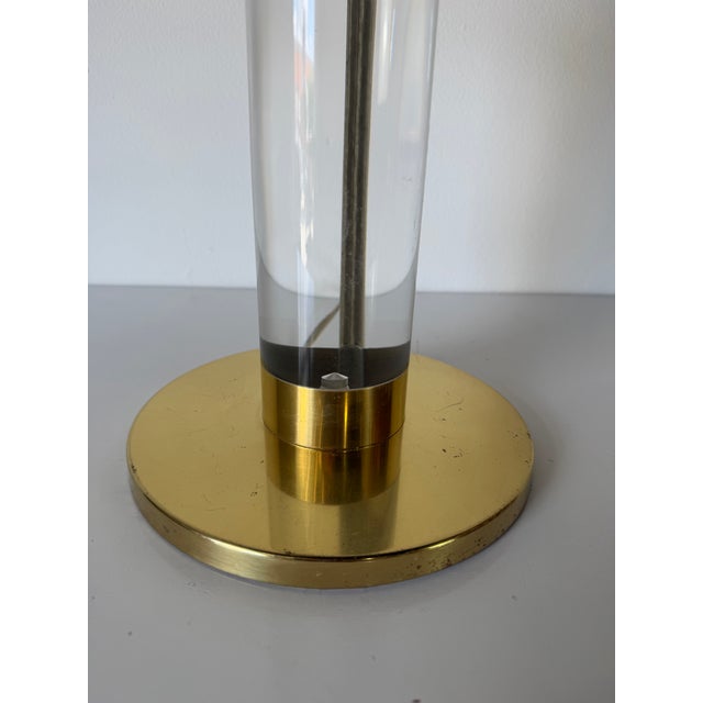 1980s Vintage Postmodern Frederick Cooper Brass & Lucite Table Lamp For Sale - Image 11 of 12