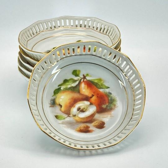 Arzberg Set of 6: Schumann Bavaria/Arzberg Reticulated Porcelain Berry Bowls (Fruit Design) Vintage 1950s For Sale - Image 4 of 18