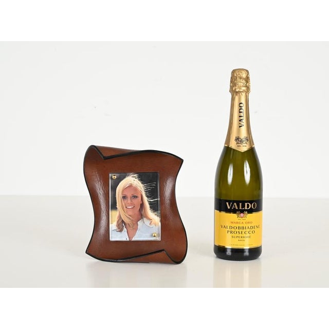 Mid-Century Italian Curved Leather Picture Frame by Adnet, Italy, 1970s For Sale - Image 3 of 15