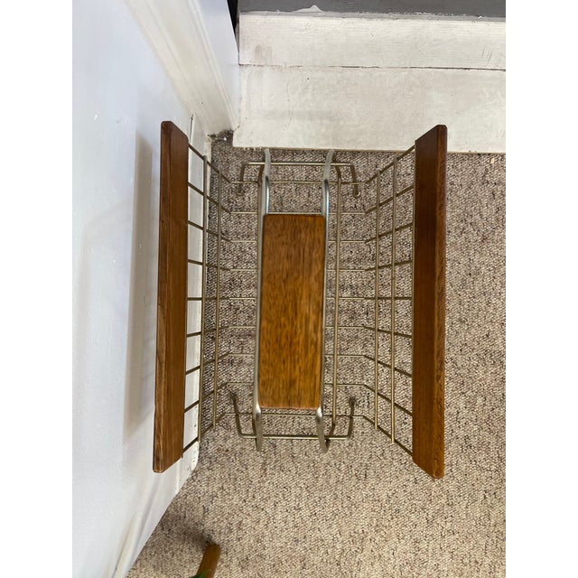 1960s Mid-Century Modern Brass Toned Wire and Wood Magazine Rack With Sculptural Handle. For Sale - Image 9 of 9