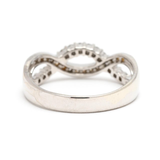 Modern 0.35ctw Infinity Band Ring, 14k White Gold, Ring Size 7.5 For Sale - Image 3 of 6
