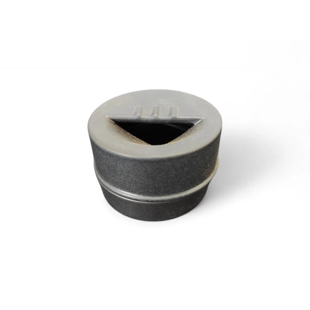 Gray ceramic ashtray by Franco Bucci for Laboratorio Pesaro from the 1970s. Pocket model. Equipped with its original box....