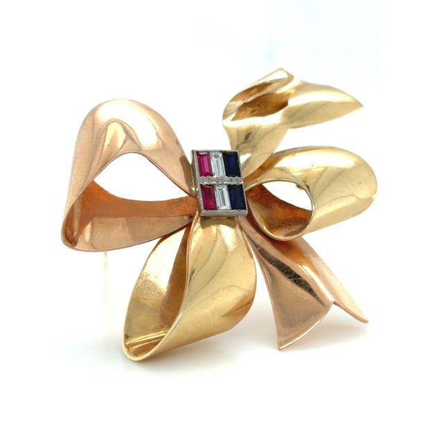 Tiffany and Co. 1940s Tiffany & Co. Retro 14k Bicolor Gold Ruby, Diamond and Sapphire Bow Brooch For Sale - Image 4 of 5