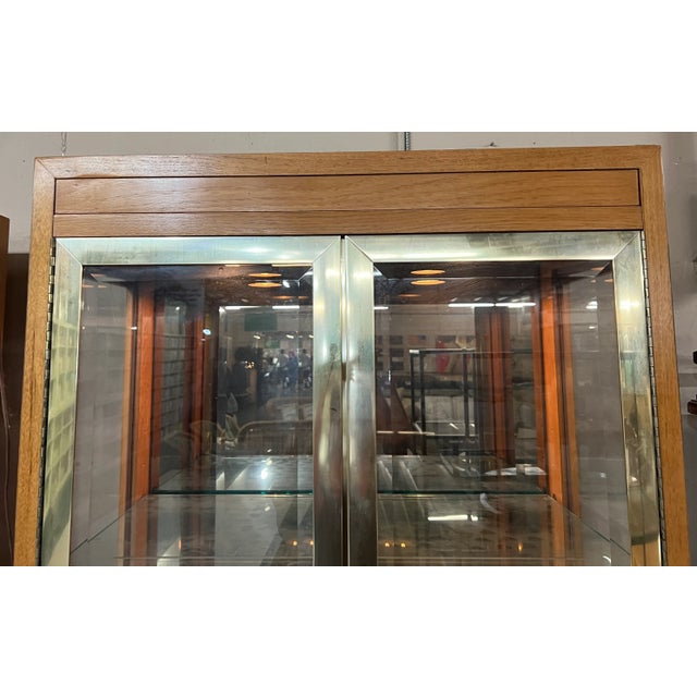 Mid-Century Modern Brass Vitrine Etagere Display Cabinet. For Sale - Image 3 of 7