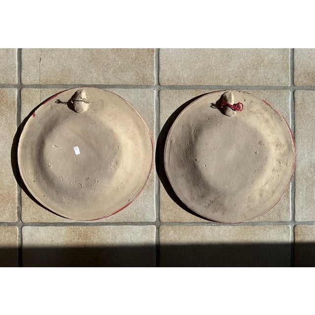 Hand-Painted Ceramic Art Wall Plates from Salvador Vazquez Carmona, Mexico, 1970s, Set of 2 For Sale - Image 4 of 13