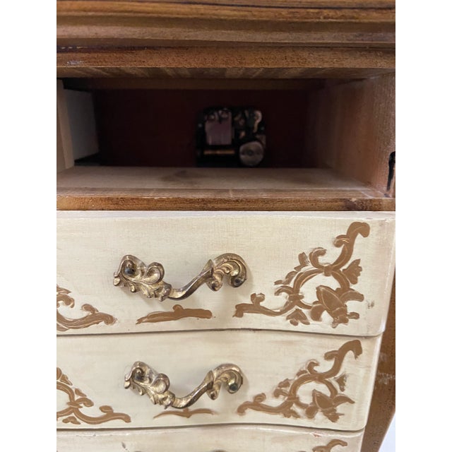 Vintage Florentine Italian Jewelry Music Box For Sale - Image 11 of 13