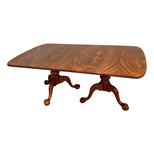 1980s Henredon Georgian Flame Mahogany Double Pedestal Dining Table For Sale
