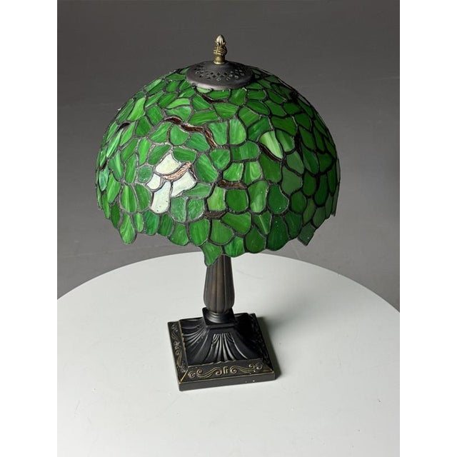 Green Table Lamp in the style of Tiffany For Sale - Image 3 of 15
