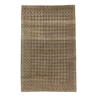 Galerie Shabab Collection Mid-20th Century Turkish Sivas Accent Rug For Sale