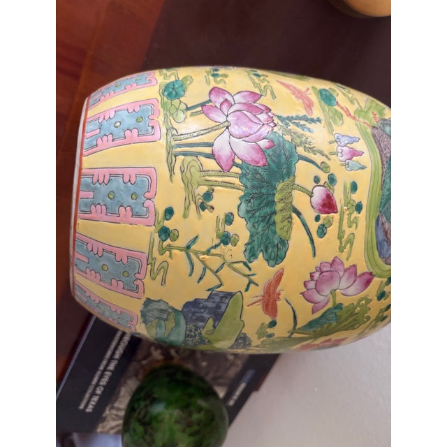 Mid-Century Modern Oversized 14” Vintage Yellow Famille Rose Lotus Pond Ginger Jar For Sale - Image 3 of 10