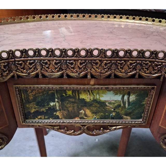 Brown Louis XV Kidney-Shaped Desk in Marquetry and Gilt Bronze, 1920s For Sale - Image 8 of 9