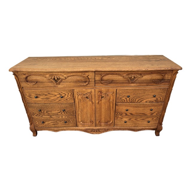 Late 20th Century Oakwood Interiors "Versailles" Carved Oak Chest of Drawers - Triple Dresser For Sale