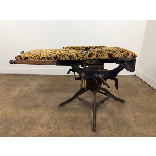 Rare Bigelow St. Louis Mechanical Barber / Medical Chair, Circa 1890–1905 For Sale In Oklahoma City - Image 6 of 18