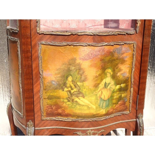 Vintage French Louis XV Vitrine Brass Curio Display Cabinet Made in Spain #2 For Sale - Image 14 of 16