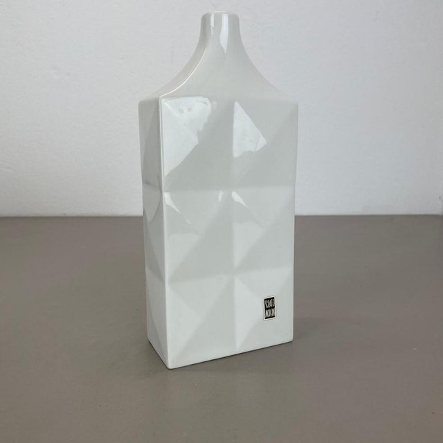 Article: op art element vase with abstract surface pattern Origin: Germany Produder: Sgrafo Modern Design: Peter Müler...