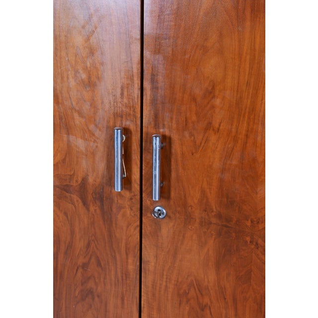 Walnut Bauhaus Wardrobe Made in Czechia attributed to Robert Slezak, 1930-1939 For Sale - Image 10 of 11