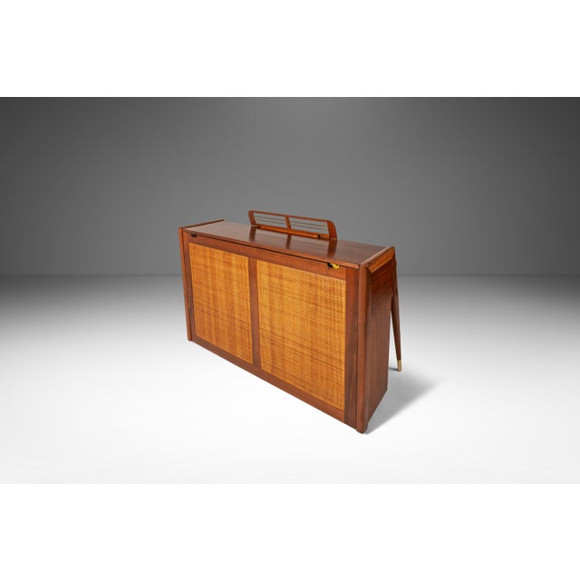 Wood Rare Early Mid Century Modern Baldwin Acrosonic Piano in Walnut, Brass & Caning #759945, Usa, C. 1960s For Sale - Image 7 of 18