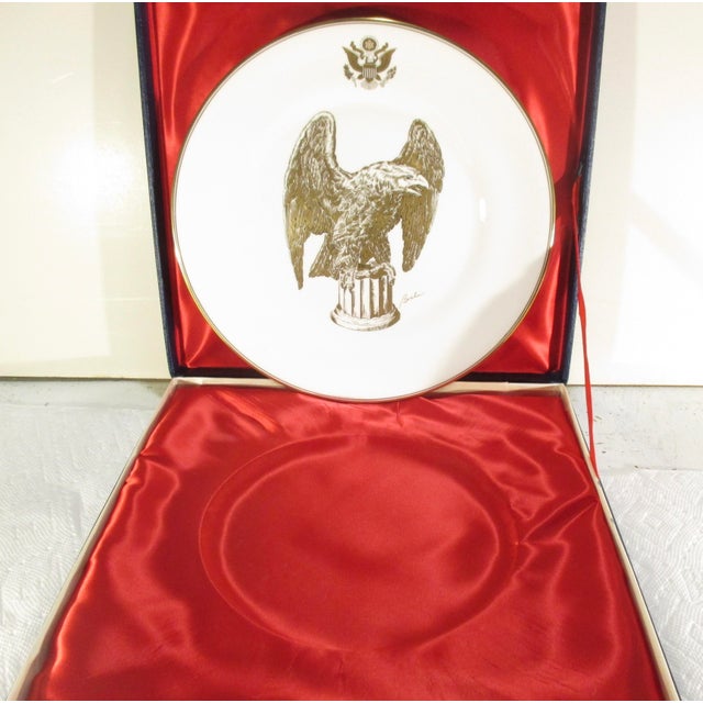 Boehm Porcelain Plate for the Bicentiennal 1976. In a red silk-lined box with the documents of the Boehm company and the...