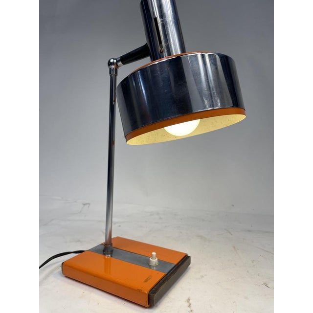 Beautiful 70s design lamp, made in Italy. excellent furnishing item. works perfectly and can be adjusted to various...