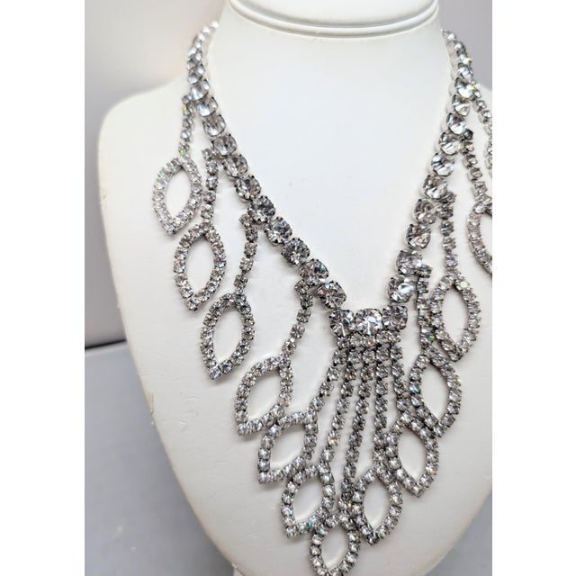 Mid-Century Modern Vintage 1980s Signed Alexis Kirk Rhodium Plated Clear Rhinestone Bib Necklace For Sale - Image 3 of 9