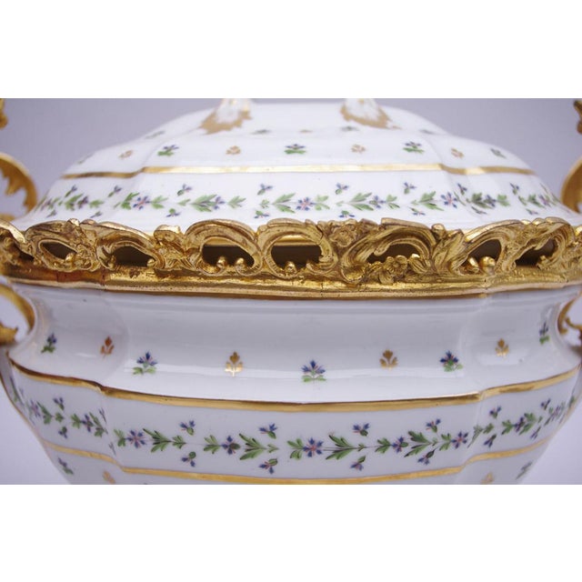 Louis XV Style French Porcelain Soup Tureen, 1900s For Sale - Image 4 of 7