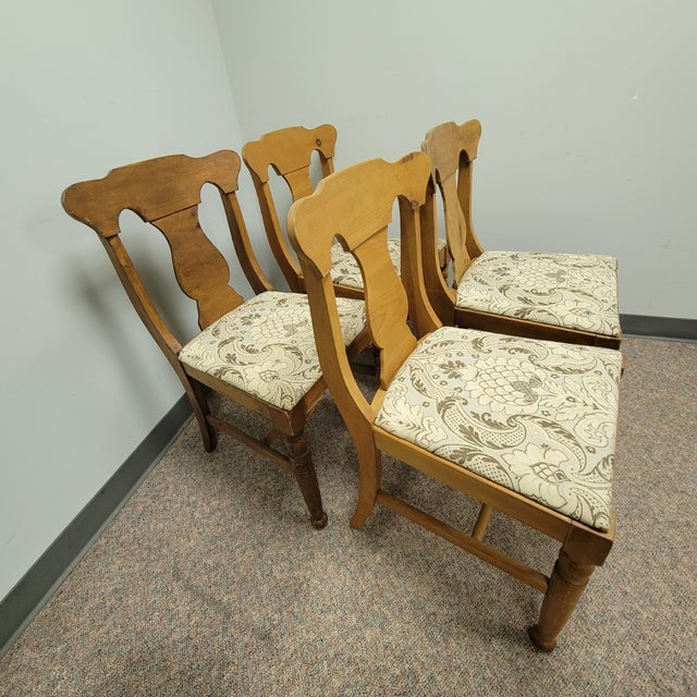 1950s Set of 4 Vintage Pine Fiddleback Dining Chairs by Corona Furniture Company For Sale - Image 5 of 8