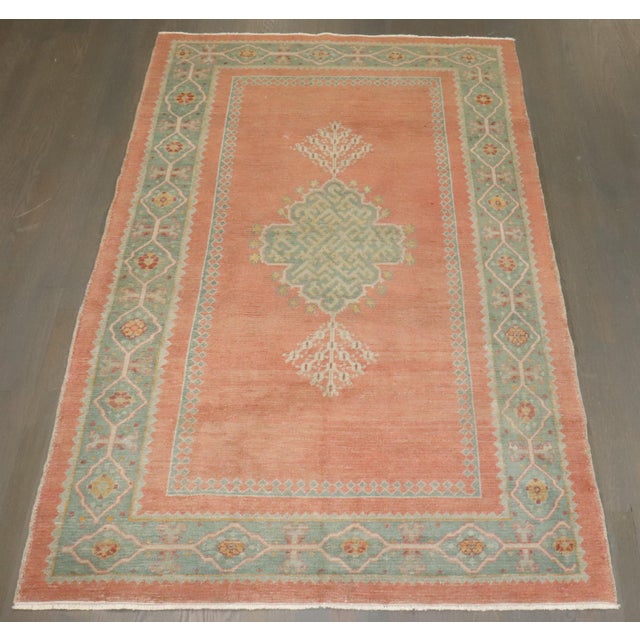 an early 20th Century Turkish Oushak Borlu Rug Details rug no. j4087 size 3' 11" x 6' 3" (119 x 191 cm)