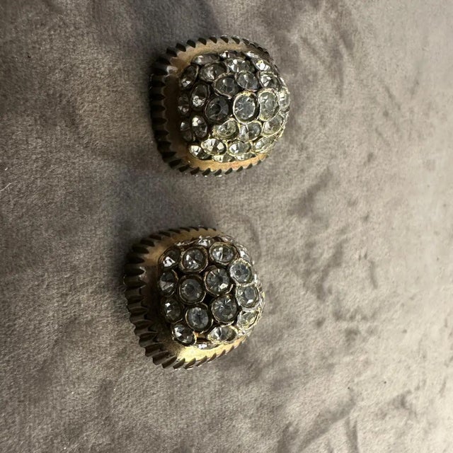 1950s Costume Jewelry Gilt Metal and Crystals Italian Toppe Clip on Earrings For Sale - Image 6 of 7