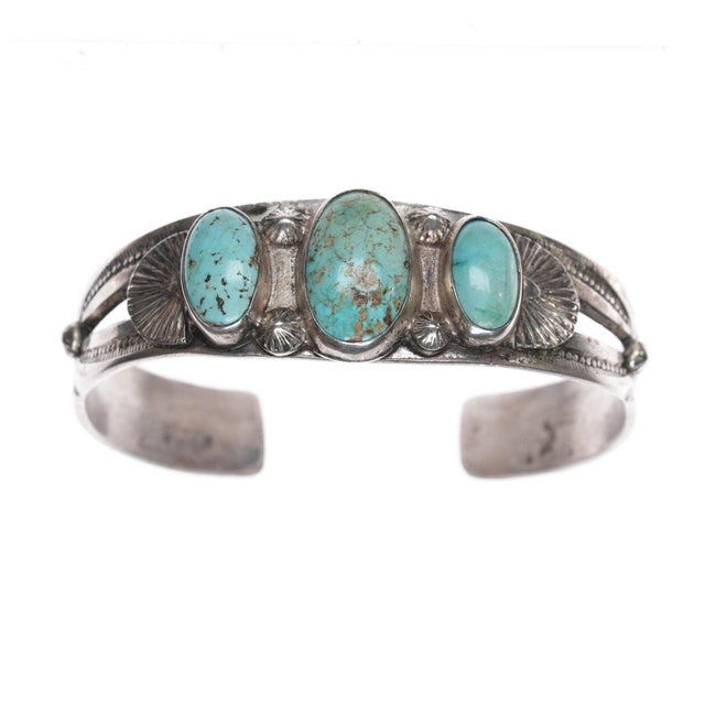 Native American 6 1/8" 1940's Navajo sterling 3 stone turquoise cuff bracelet For Sale - Image 3 of 10