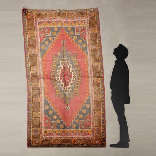 Yahyaly rug in cotton and wool, large knot, hand-made. This piece is attributed to the mentioned designer/maker. It has no...