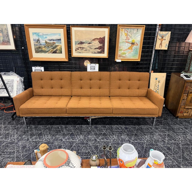 1960s Restored MCM Florence Knoll Sofa Model 2577 For Sale In Memphis - Image 6 of 7