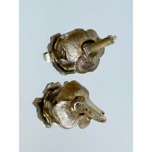 Coro Vintage Mid-Century Gold Toned Sculptural Rose Clip on Earrings, 1950s, A Pair For Sale - Image 4 of 10
