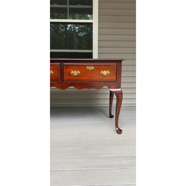 Vintage Kindel Mahogany Queen Anne 3-Drawer Sideboard W/Keys For Sale In Portland, ME - Image 6 of 18