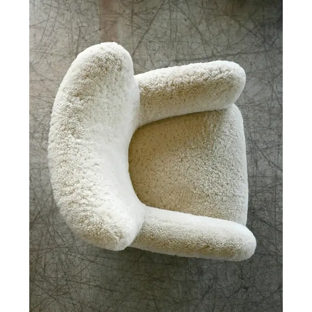 Pair of Custom Made 1940's Style Lounge Chair Upholstered in Beige Sheepskin Shearling For Sale In New York - Image 6 of 8