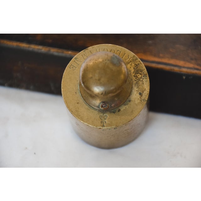 19th Century Equal Arm Brass Scale with Weights For Sale In Houston - Image 6 of 12