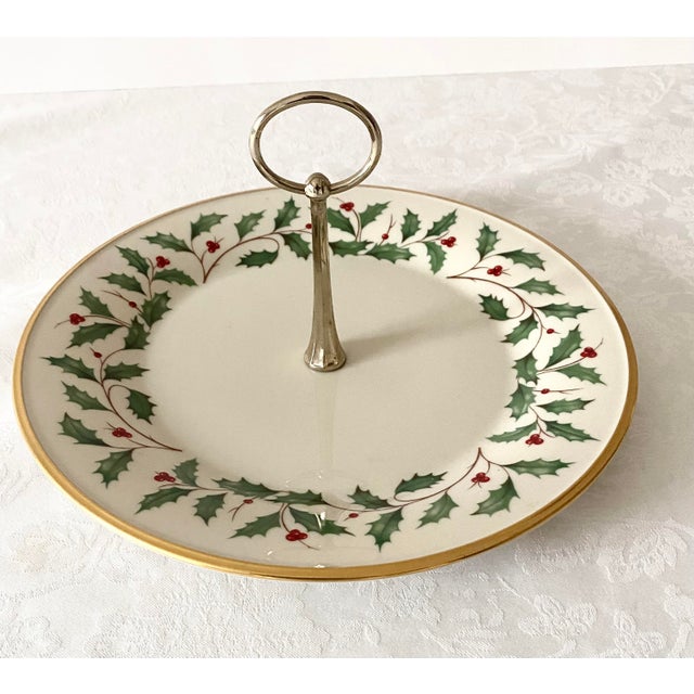 Lenox Holiday Round Serving Plate With Handle Excellent Condition Late 20th Century For Sale In Denver - Image 6 of 11