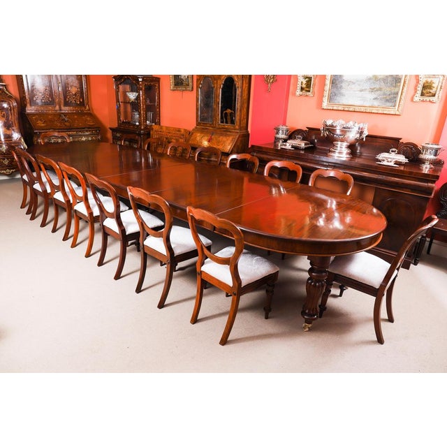 Antique George III Cuban Extending Dining Table in Flame Mahogany, 1800s For Sale - Image 5 of 18